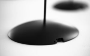 DETAILS BATTERY CHARGED LAMP BELLE DE NUIT METAL