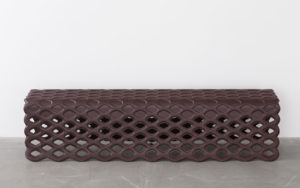 BANC BLISTER STRUCTURE EN MÉTAL PLIÉ CUIR DE VACHETTE CHOCOLAT