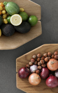 DETAILS CENTERPIECE DOVE TAIL WITH CITRUSES AND VEGETABLES