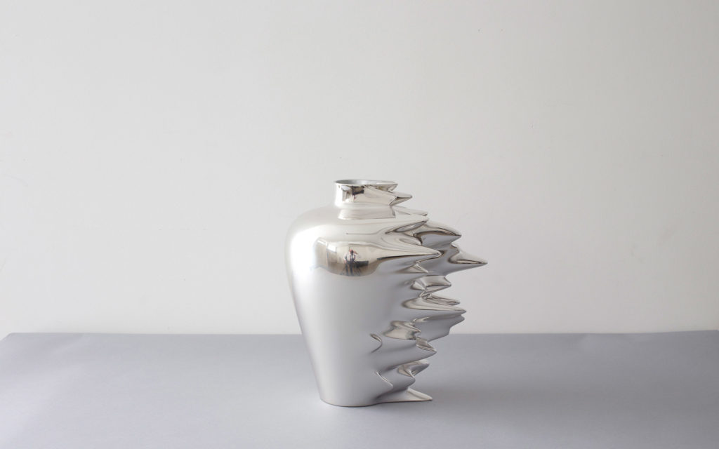 VASE HYPERFAST LACQUERED CORIAN CHROME