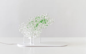 LAMP MORNINGMIST ASPARGUS GREEN GLASS BEAD BASE IN SHINY WHITE LACQUERED STEEL